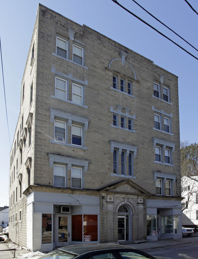 18 Park Pl in Naugatuck, CT - Foto de edificio - Building Photo