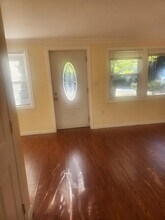 5 Greenville St, Unit 204 in Spencer, MA - Building Photo - Building Photo