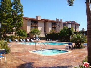 8512 Tuscany Ave-Unit -403 in Los Angeles, CA - Building Photo - Building Photo