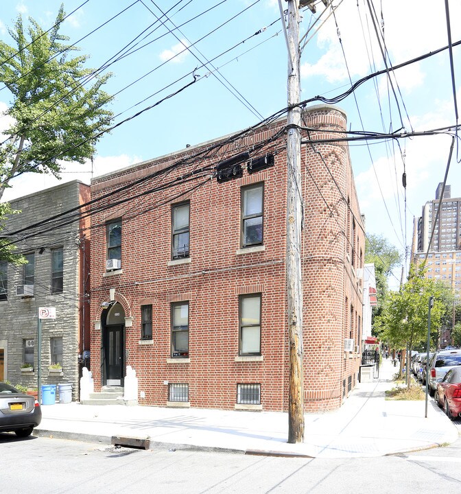 3530 Holland Ave in Bronx, NY - Building Photo