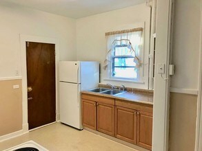 472 Hudson Ave-Unit -Room 4F in Albany, NY - Foto de edificio - Building Photo