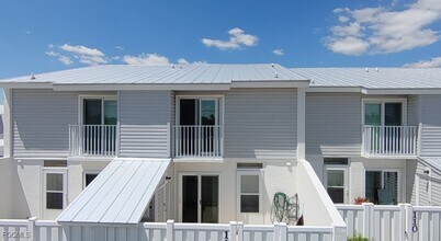 18036 San Carlos Blvd in Fort Myers Beach, FL - Building Photo - Building Photo