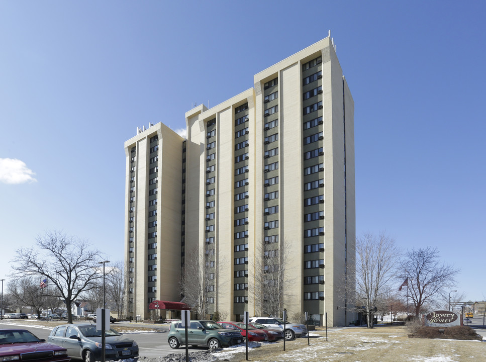 Lowry Tower in Minneapolis, MN - Building Photo