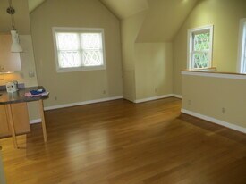 2115 Gladstone Ave, Unit 2115 Carriage House in Louisville, KY - Building Photo