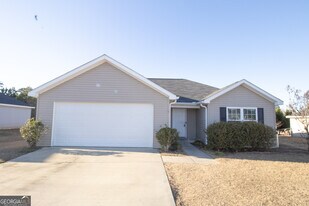 304 S Bridgeport Dr in Statesboro, GA - Building Photo