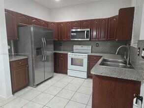 21205 NW 14th Pl in Miami Gardens, FL - Building Photo - Building Photo