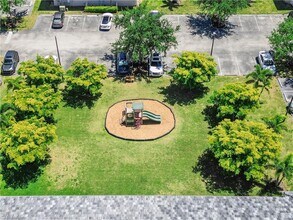 8423 Bernwood Cove Loop, Unit 401 in Ft. Myers, FL - Foto de edificio - Building Photo