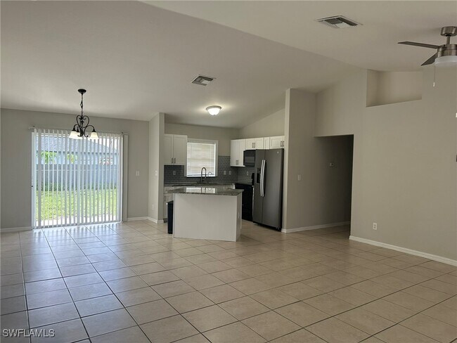 2231 NW 7th Pl in Cape Coral, FL - Building Photo - Building Photo