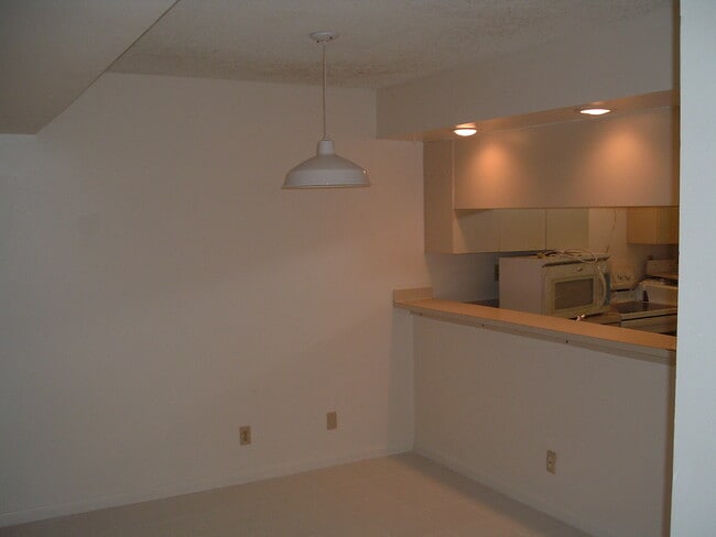 3662 Victoria Dr in West Palm Beach, FL - Building Photo - Building Photo