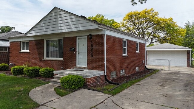 property at 18213 Curtain Ave