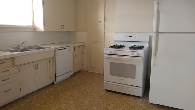 property at 902 6th St