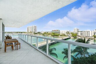 10 Venetian Way, Unit 604 in Miami Beach, FL - Building Photo - Building Photo
