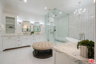 126 N Canyon View Dr in Los Angeles, CA - Building Photo - Building Photo