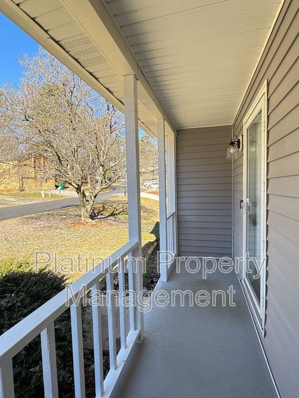 953 Lake Dr Terrace in Stone Mountain, GA - Building Photo - Building Photo