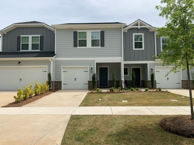 property at 1624 Vlg Grv Ln