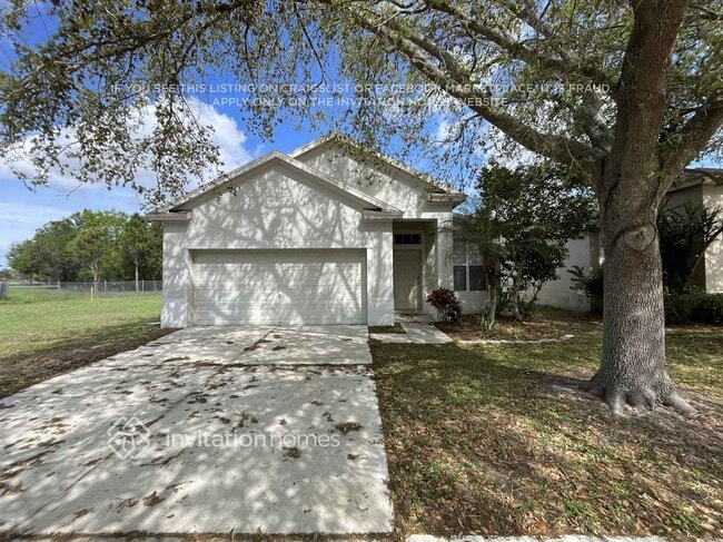 8211 Crescent Moon Dr