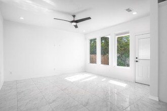 2701 Harmony St in Mission, TX - Foto de edificio - Building Photo