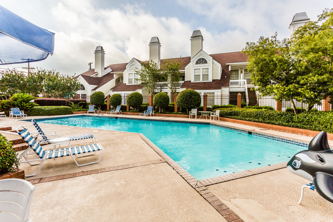 Rosewood in Alexandria, LA - Building Photo