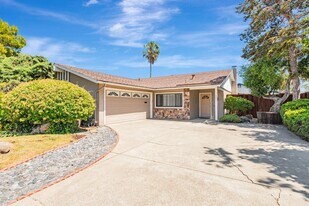 301 Chesapeake Ave in Foster City, CA - Building Photo