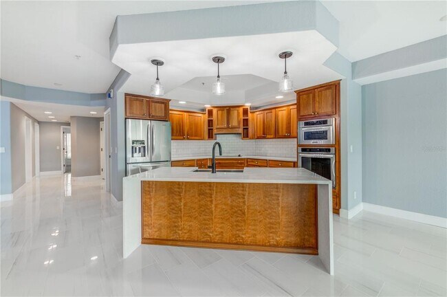 1645 Pinellas Bayway S in St. Petersburg, FL - Building Photo - Building Photo
