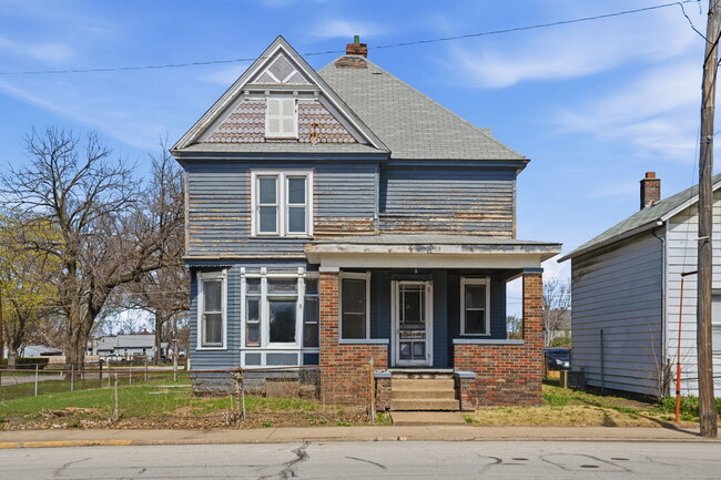 property at 1405 7th Ave