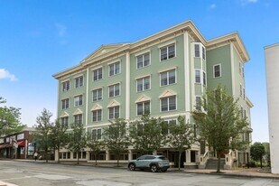 426 Main St in Stoneham, MA - Building Photo