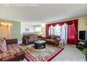 31887 Glenwood Ave in Abbotsford, BC - Building Photo - Building Photo