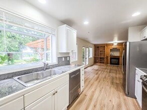 18424 Newport Dr in Arlington, WA - Building Photo - Building Photo