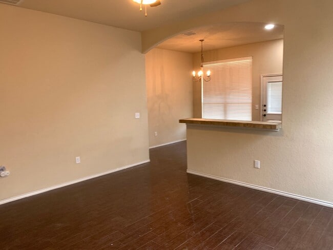 665 Creekside Cir in New Braunfels, TX - Building Photo - Building Photo