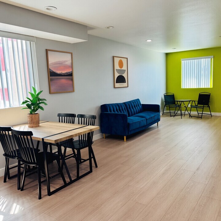 OSTEL: Shared Space - By the Bed in Los Angeles, CA - Building Photo