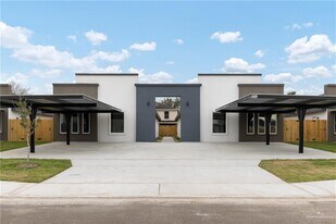 14 Hillside S Ave in Edinburg, TX - Building Photo