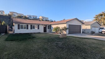 9920 Medina Dr in Santee, CA - Building Photo