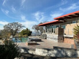 1000 Warrington Rd in Santa Rosa, CA - Building Photo