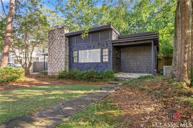 476 Milledge Cir in Athens, GA - Building Photo - Building Photo