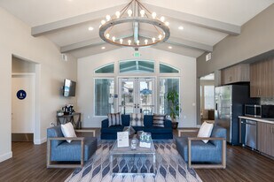 Luxe Ripon Apartments in Ripon, CA - Building Photo