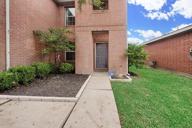 property at 8139 Sanders Glen Ln
