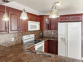 5447 W 22nd Ct in Hialeah, FL - Building Photo - Building Photo