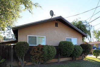 1434-1444 S Juniper St in Escondido, CA - Building Photo - Building Photo