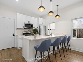 2142 N Maplewood Ave in Chicago, IL - Building Photo - Building Photo