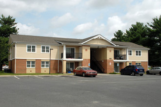 Hollybrook Farms Apartments in Laurel, DE - Foto de edificio - Building Photo