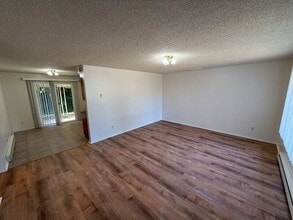 2780 Ladd Ave NE in Salem, OR - Building Photo - Building Photo