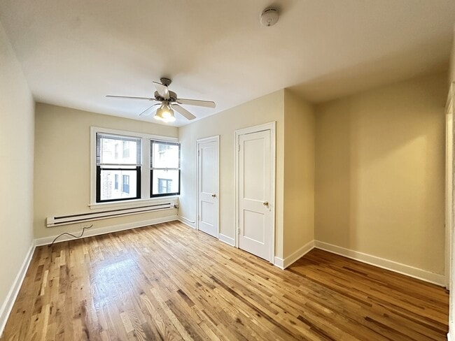 513 W Wellington Ave, Unit J00P