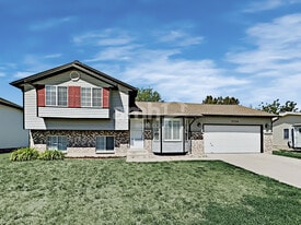 5729 S 4075 W in Roy, UT - Building Photo