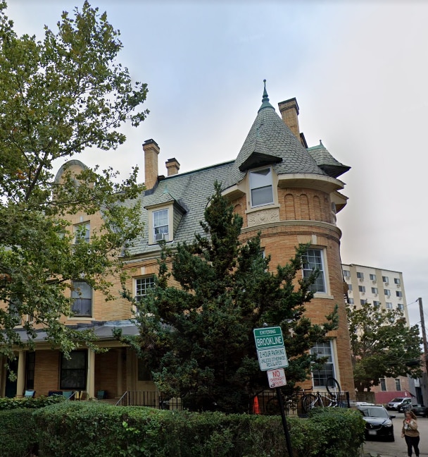 186 Naples Rd, Unit 1 in Brookline, MA - Foto de edificio - Building Photo