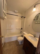 821 10th Ave NW in Minot, ND - Building Photo - Building Photo