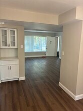 8227 Delmar Blvd, Unit 1E in St. Louis, MO - Foto de edificio - Building Photo