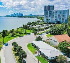 940 NE 71st St in Miami, FL - Building Photo