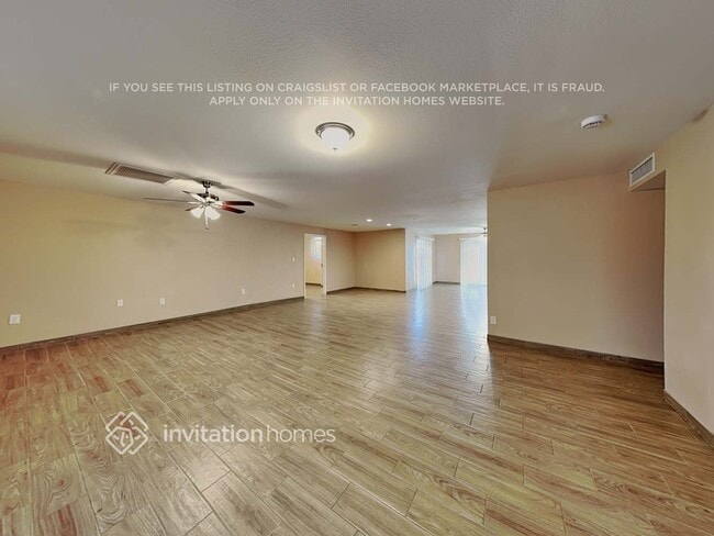 14815 N 38th St in Phoenix, AZ - Foto de edificio - Building Photo