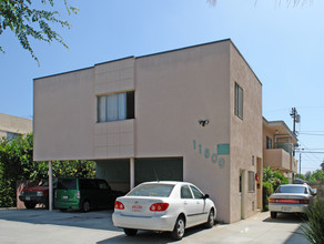 11800 Avon Way in Los Angeles, CA - Building Photo - Building Photo