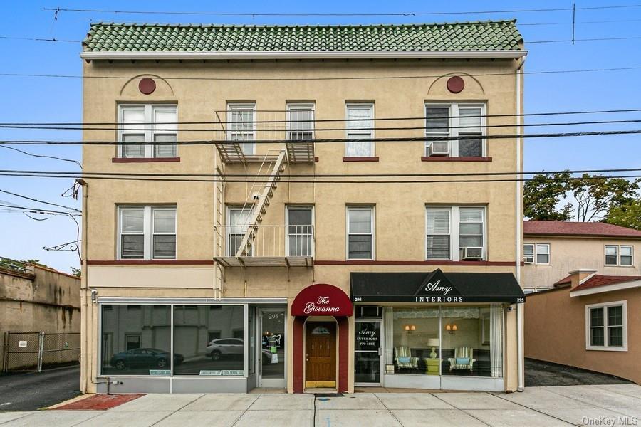 295 Main St in Eastchester, NY - Building Photo